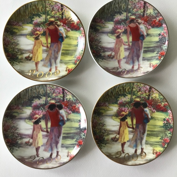 2/$15 Mini plates set 22k gold trimmed - Picture 7 of 11